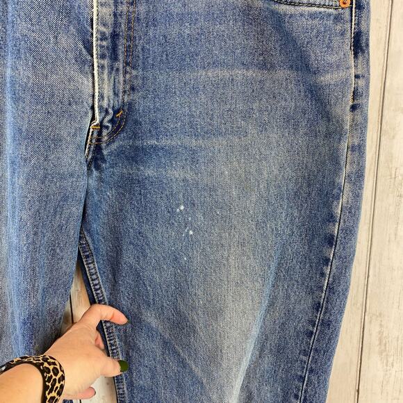 Levi's 550 Medium Wash Distressed Relaxed Fit Straight Leg Jeans Size 38x34 - Picture 4 of 13